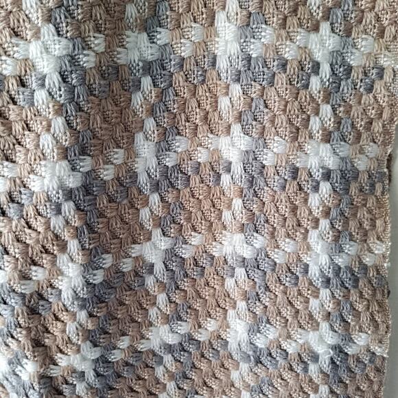 Calvin Klein Beige Tan & Olive Green Basket Weave Chunky Knit Scarf - 23" x 75" - Picture 8 of 13